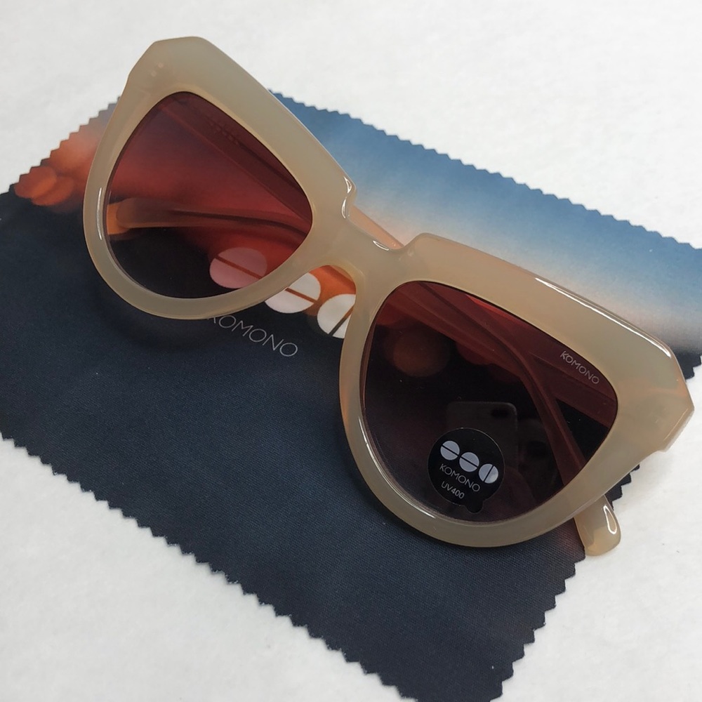 KOMONO Stella Pale Blush sunglasses NEW Cateye Cream Blush Pink